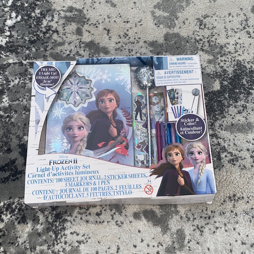 Frozen 2 light up journal activity set